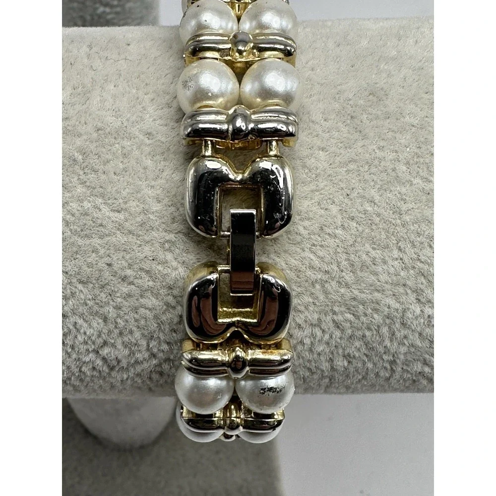 Ronica Faux Pearl Ladies MOP Watch New Battery 20MM‎ 7.25